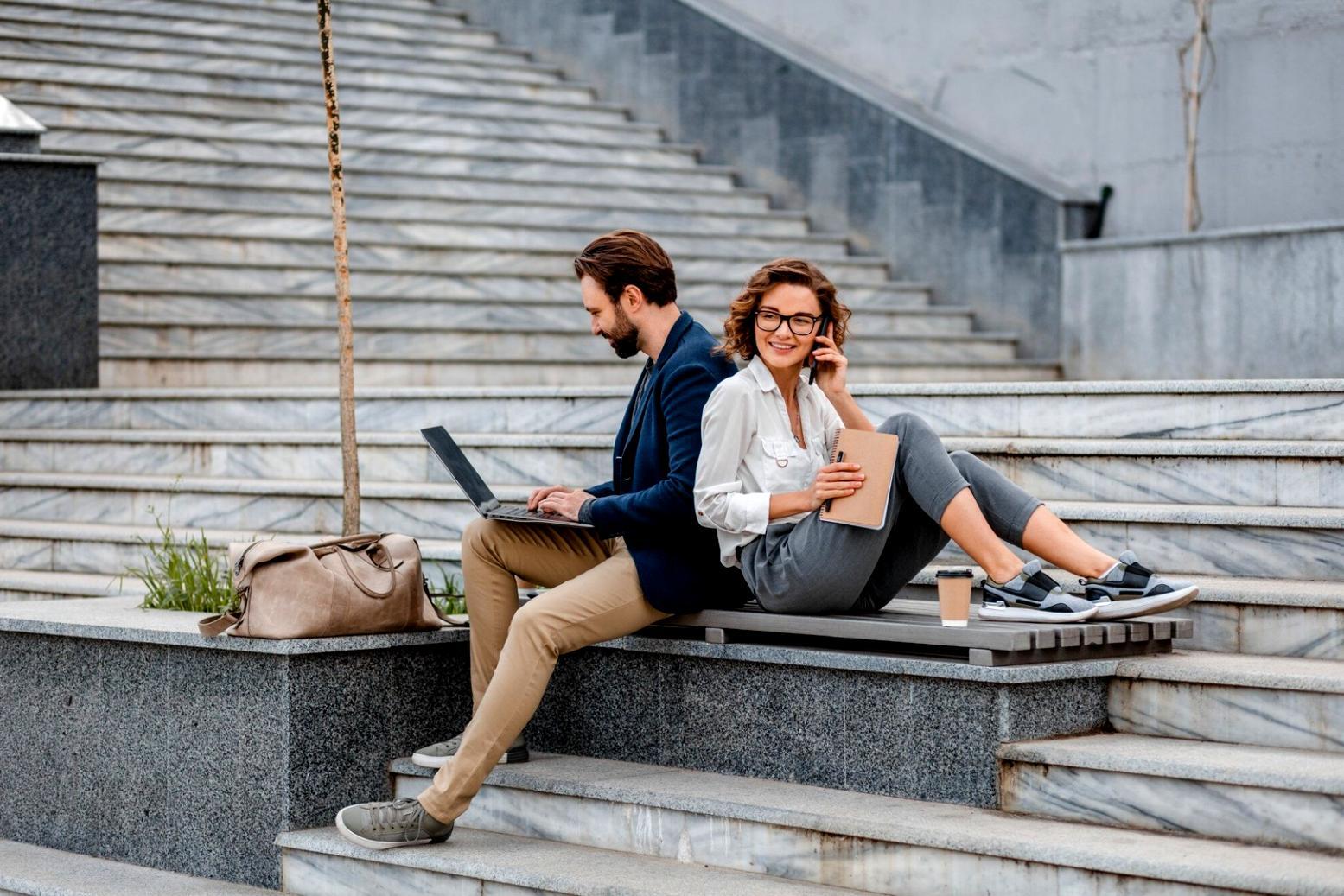 Análisis financiero corporativo con documentos y datos reales